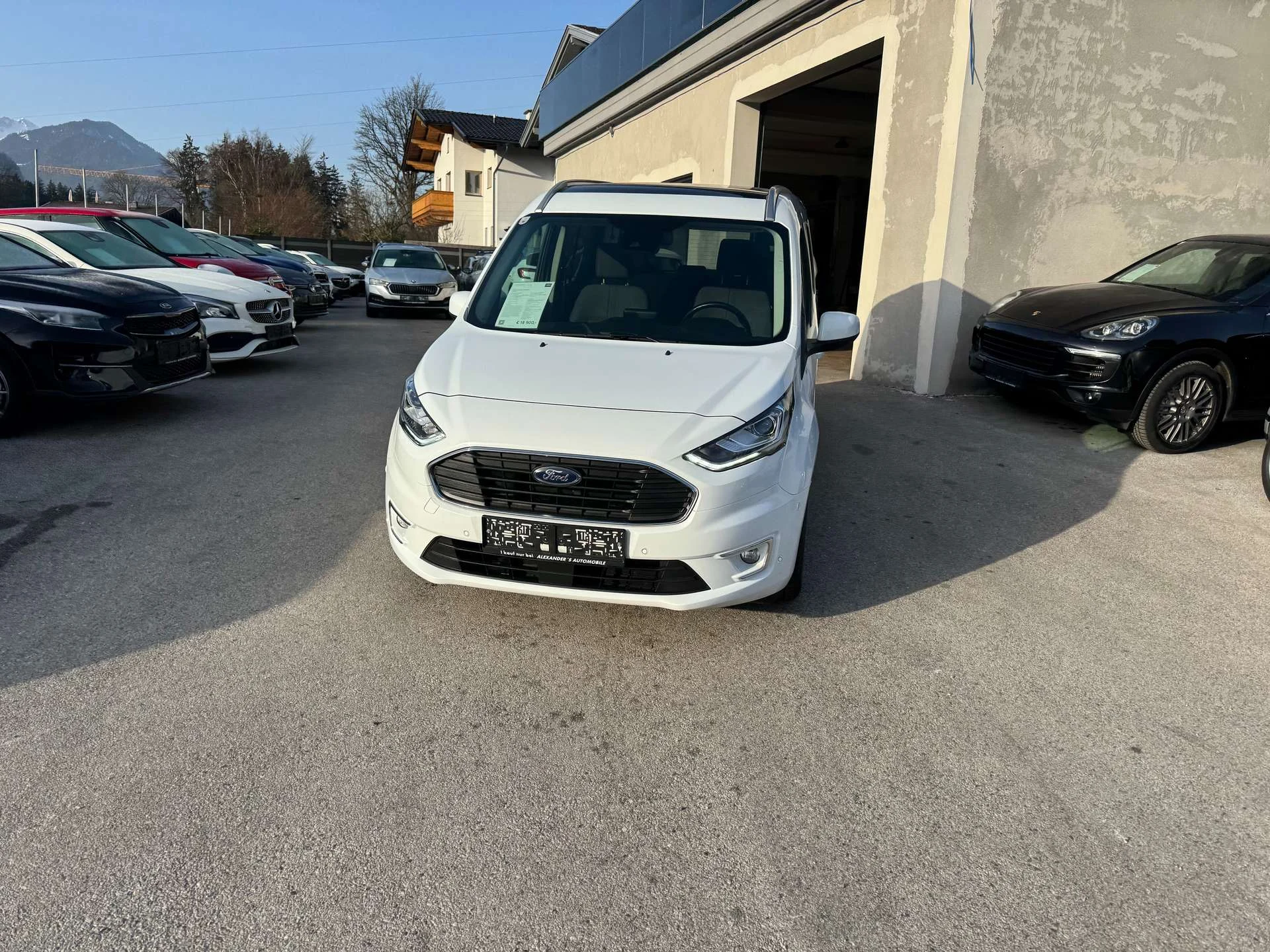 Ford Grand Tourneo  Titanium