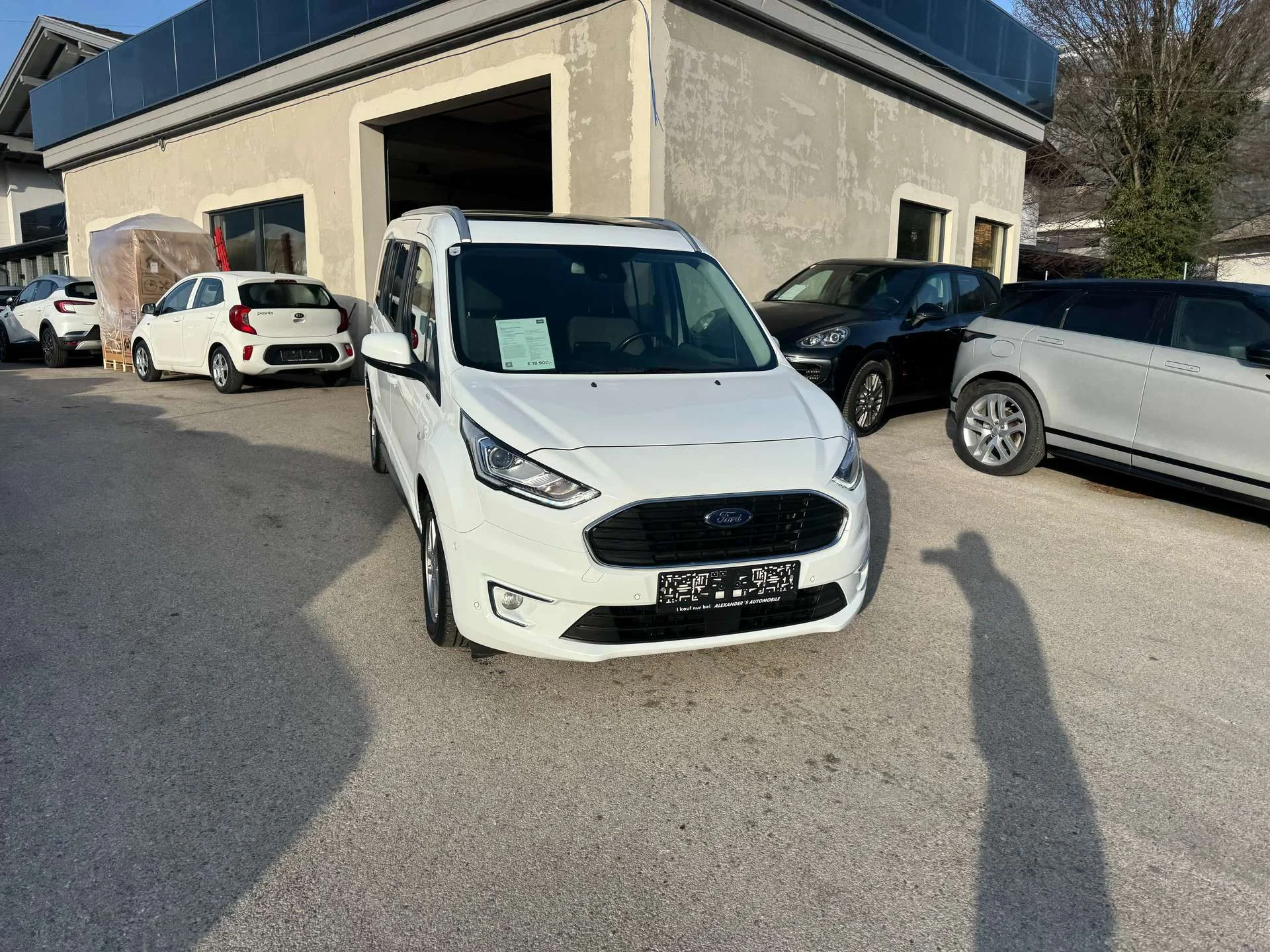 Ford Grand Tourneo  Titanium