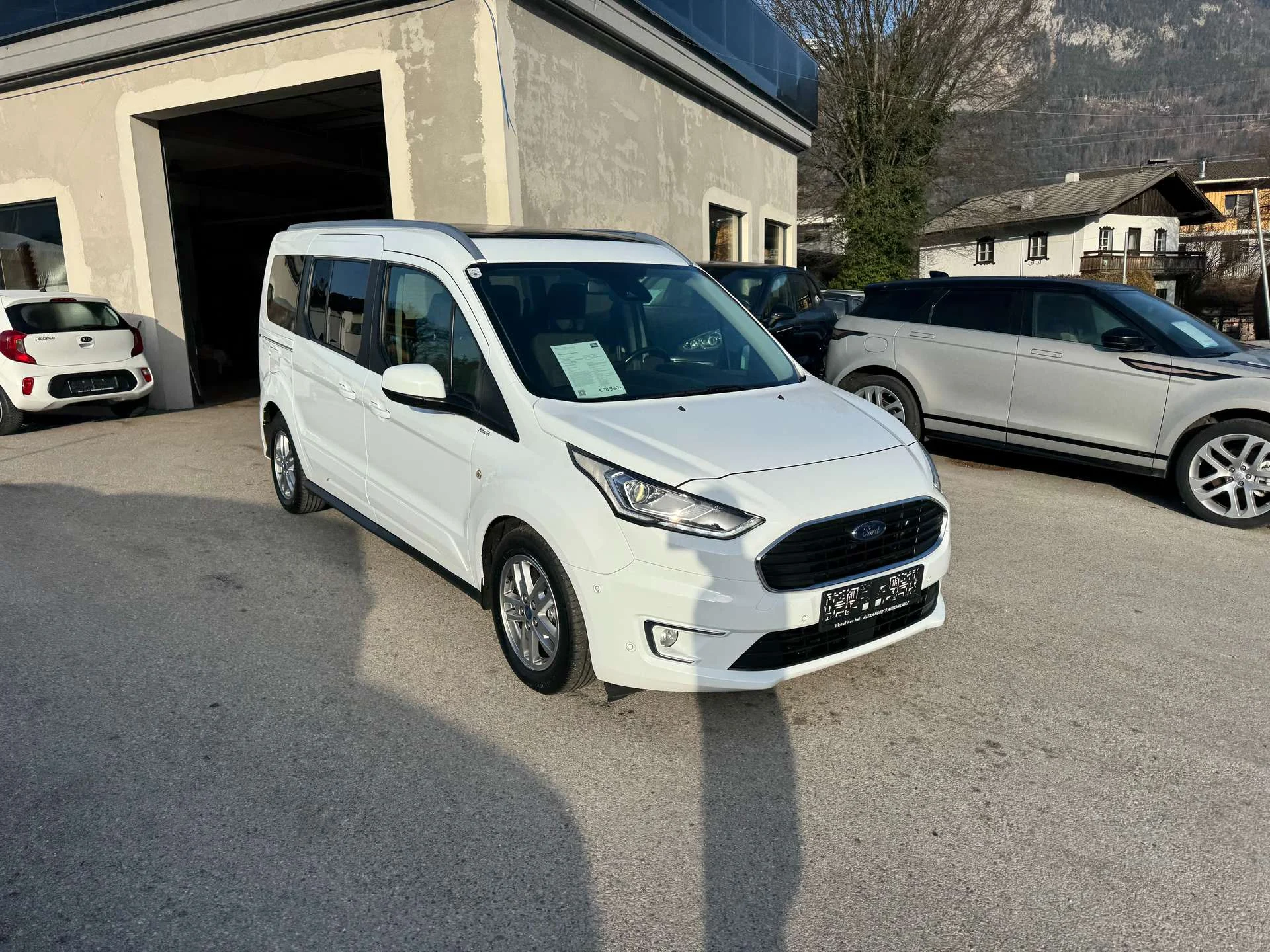 Ford Grand Tourneo  Titanium