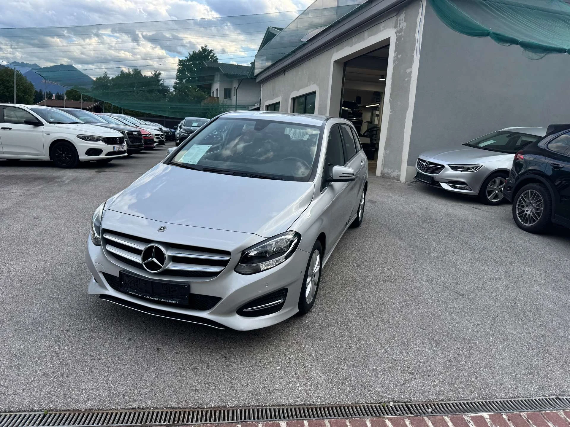 Mercedes-Benz B 180  B 180 (246.242)