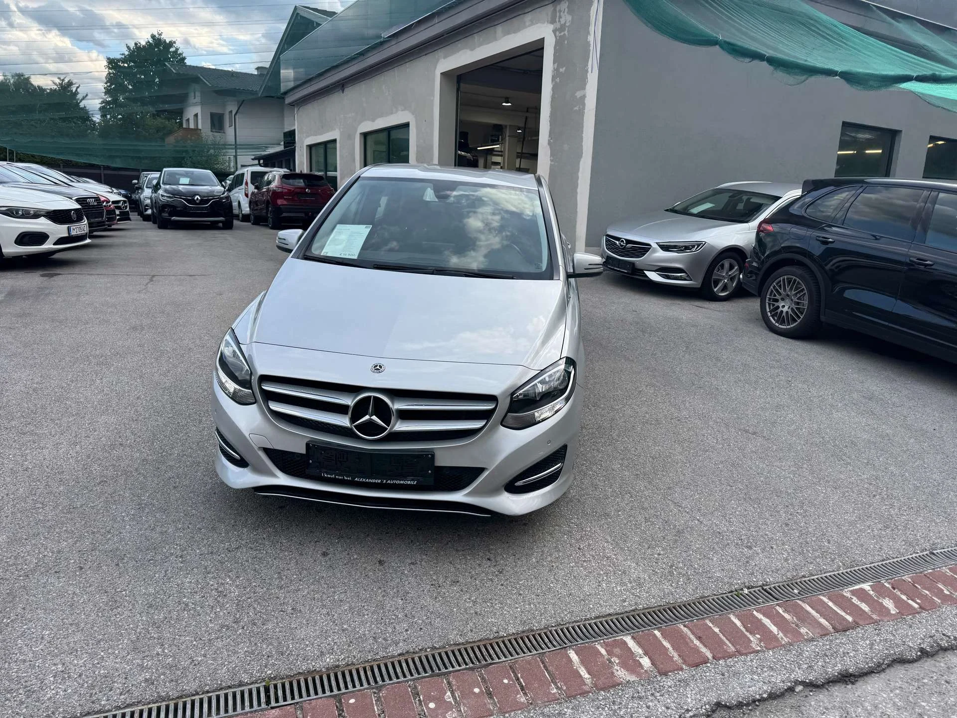 Mercedes-Benz B 180  B 180 (246.242)