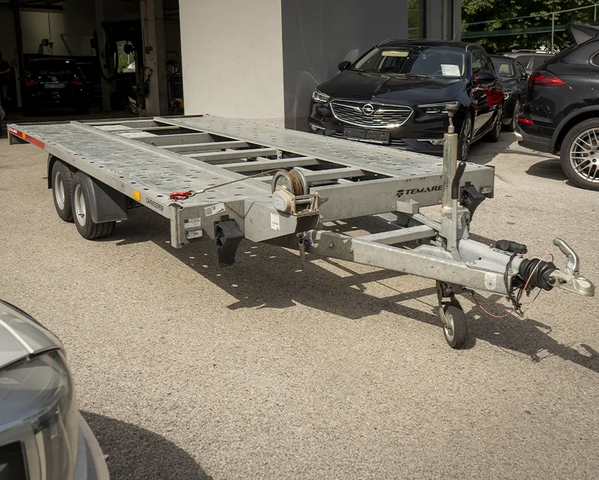 Leihanhänger für den sicheren Transport von Fahrzeugen Leihanhänger für den sicheren Transport von Fahrzeugen