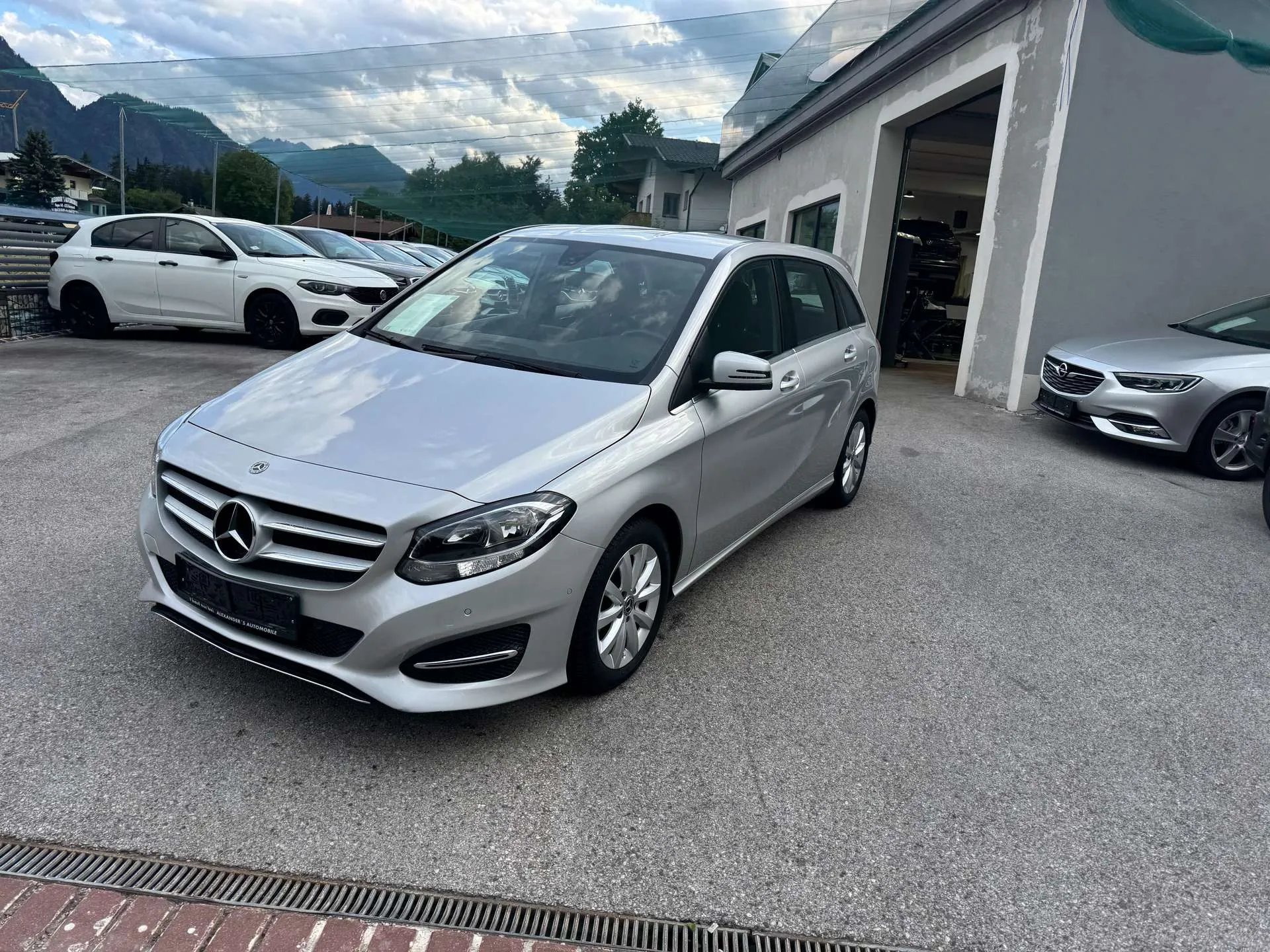 Mercedes-Benz B 180  B 180 (246.242)