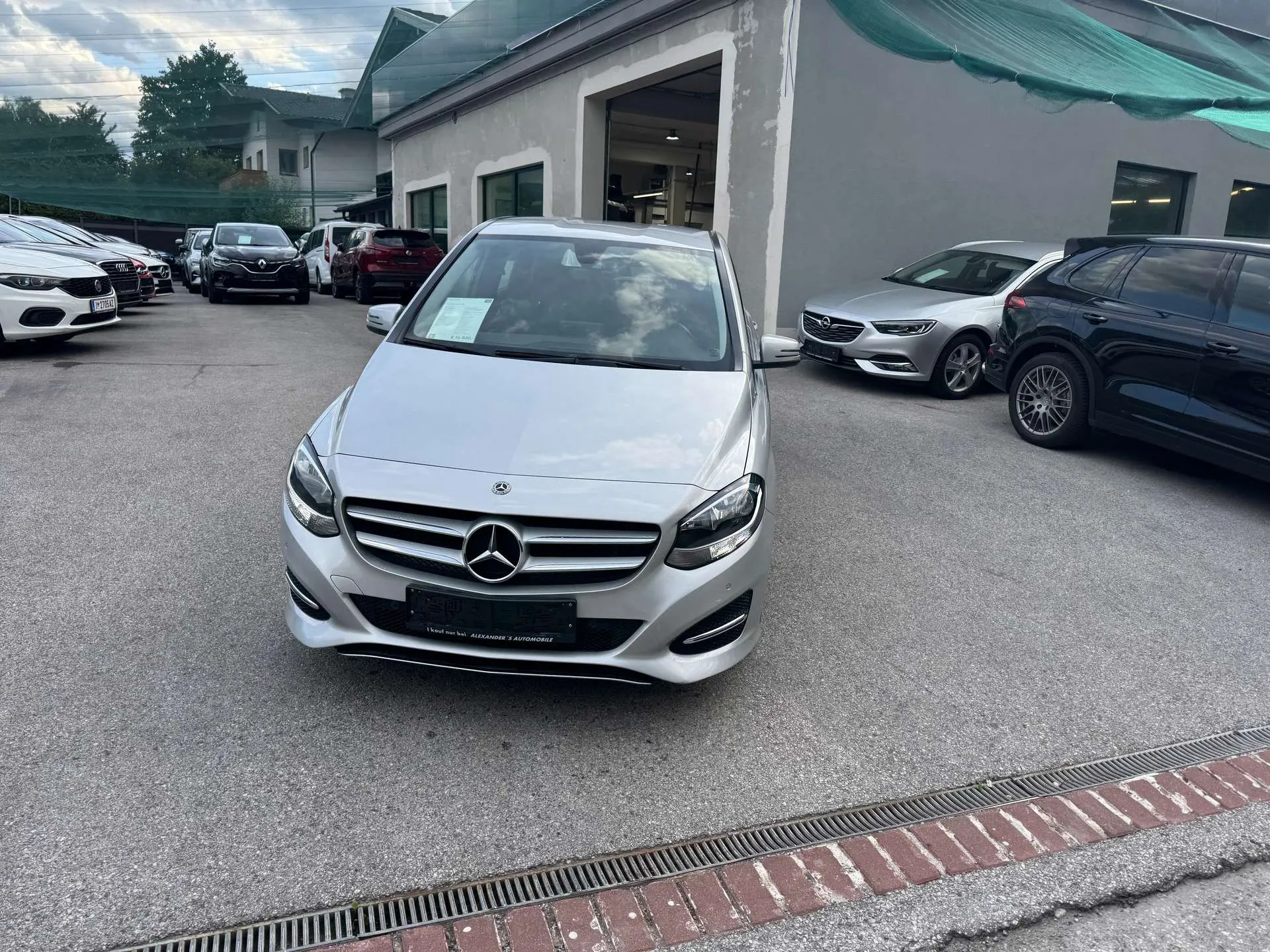 Mercedes-Benz B 180  B 180 (246.242)