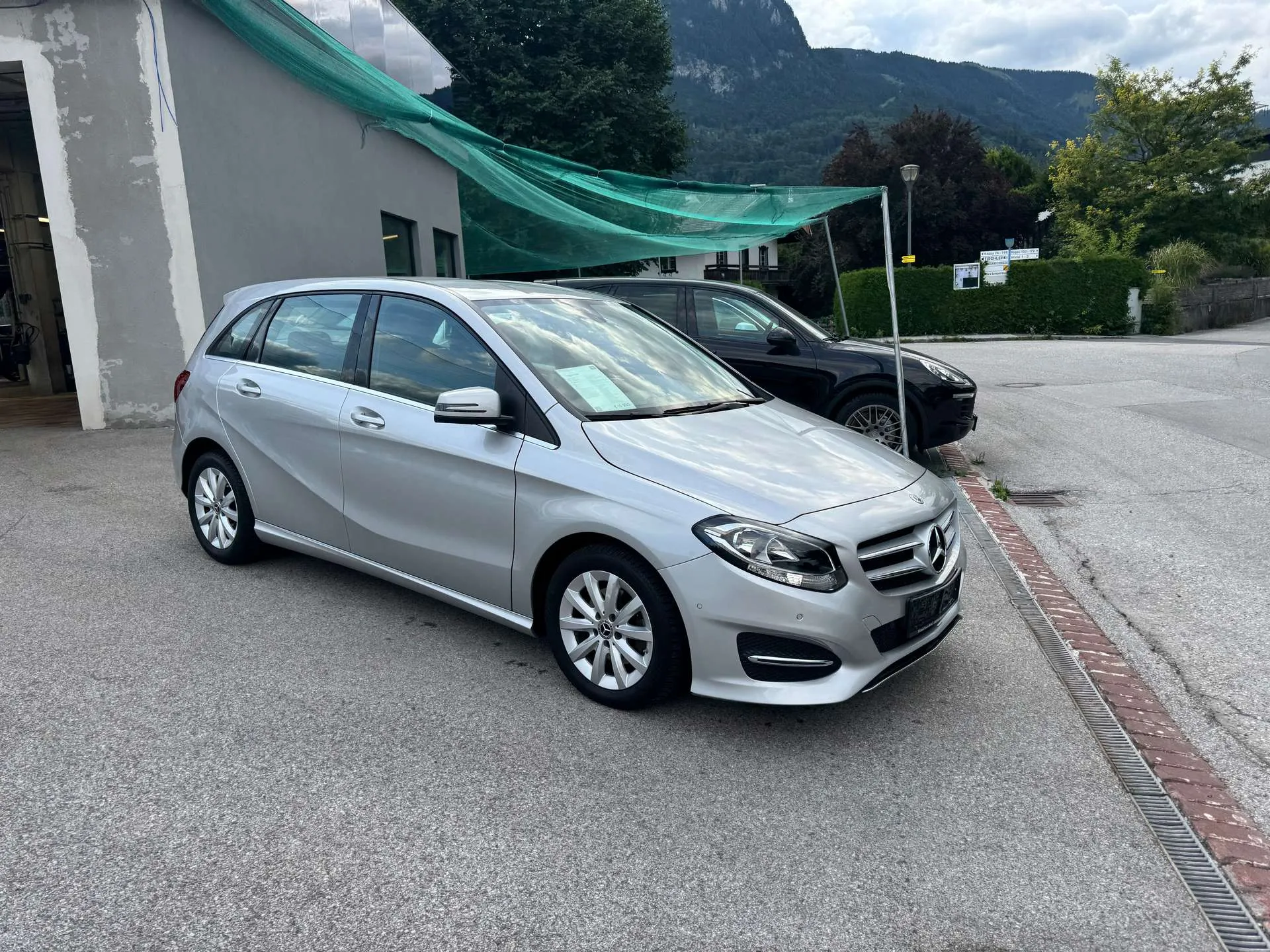 Mercedes-Benz B 180  B 180 (246.242)