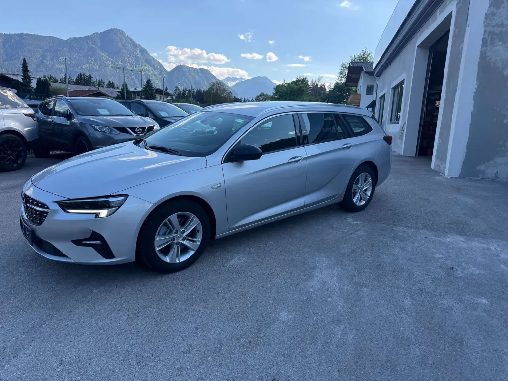 Opel Insignia  Elegance